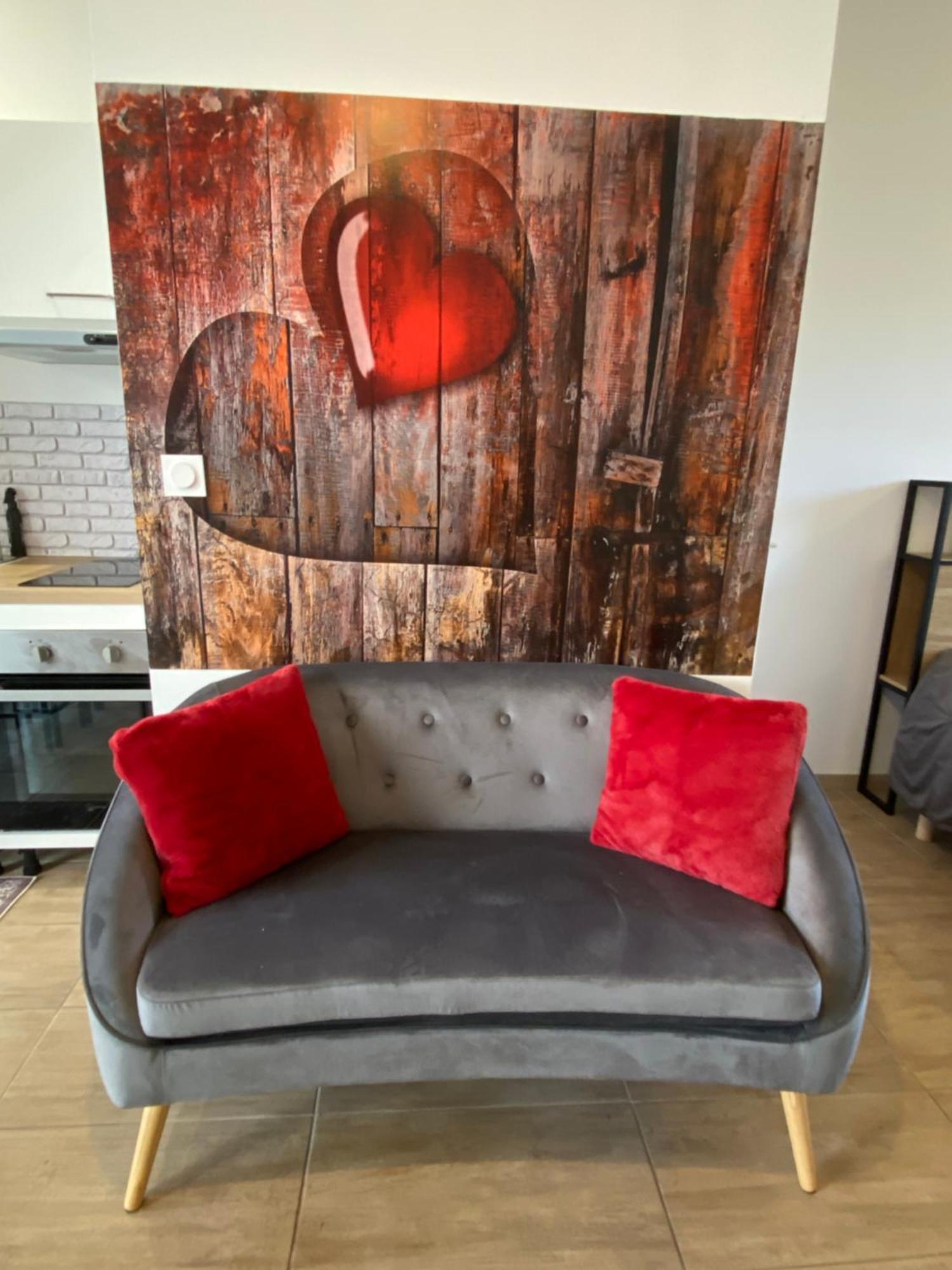 Apartamento Chez Claire Et Ju Egly Exterior foto