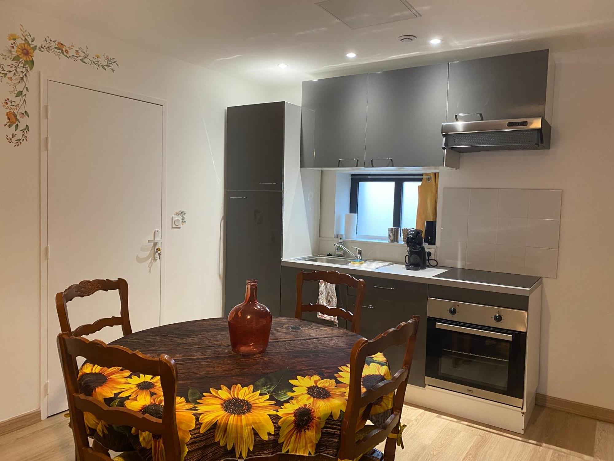 Apartamento Chez Claire Et Ju Egly Exterior foto